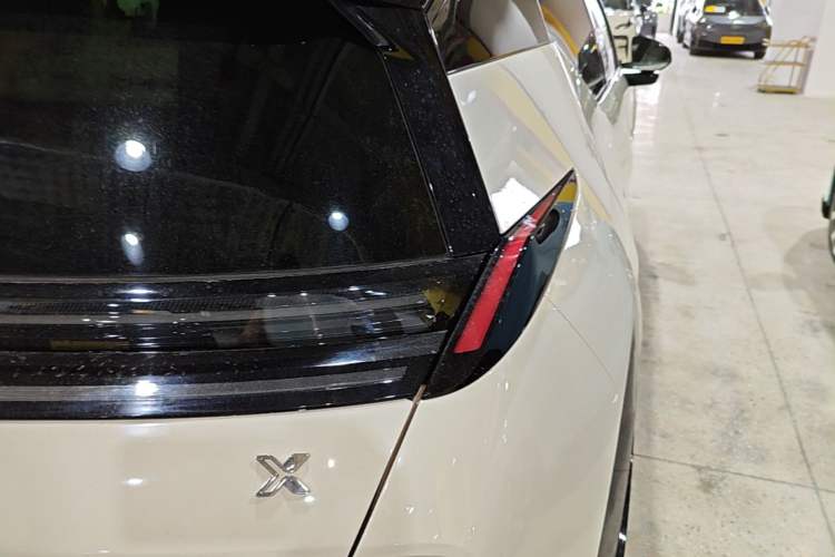 Used Zeekr X 2025 5-Seater Long-Range Version Right Rear Taillight