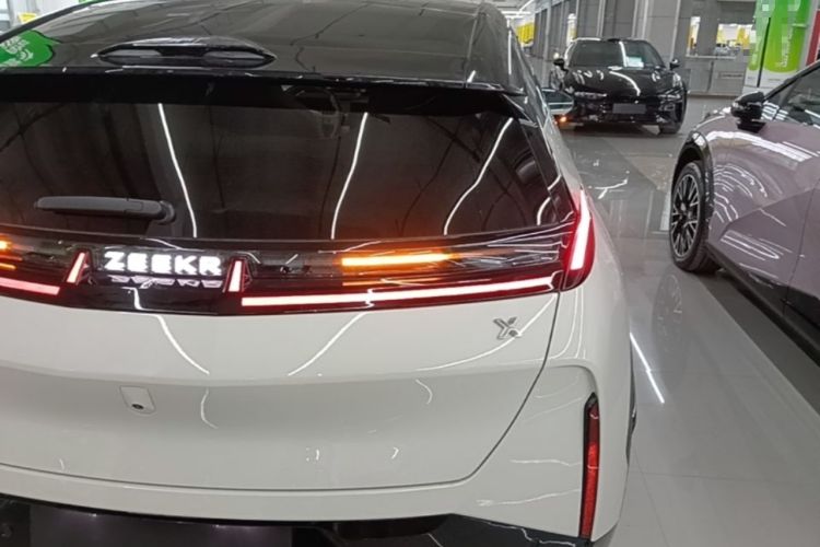 Used Zeekr X 2025 Four-Seater Rear-Drive Cube Version Right Rear Taillight