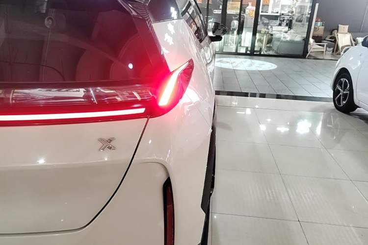 Used Zeekr X 2025 5-Seater Long-Range Version Right Rear Taillight