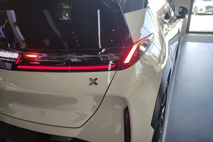 Used Zeekr X 2025 Four-Seater Rear-Drive Cube Version Right Rear Taillight