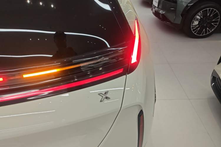 Used Zeekr X 2025 Four-Seater Rear-Drive Cube Version Right Rear Taillight