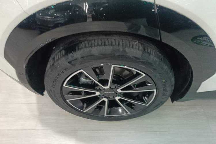 Used Zeekr X 2025 Four-Seater Rear-Drive Cube Version Right Rear Wheel Hub