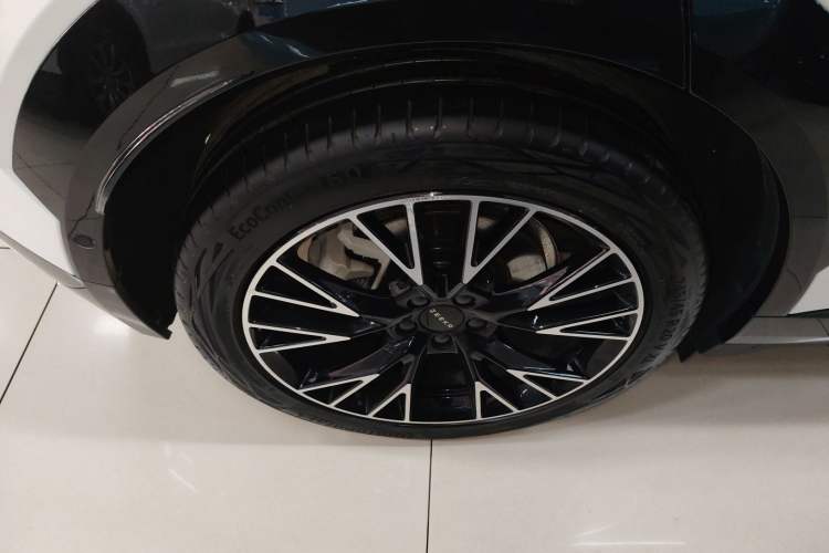 Used Zeekr X 2025 Four-Seater Rear-Drive Cube Version Right Rear Wheel Hub