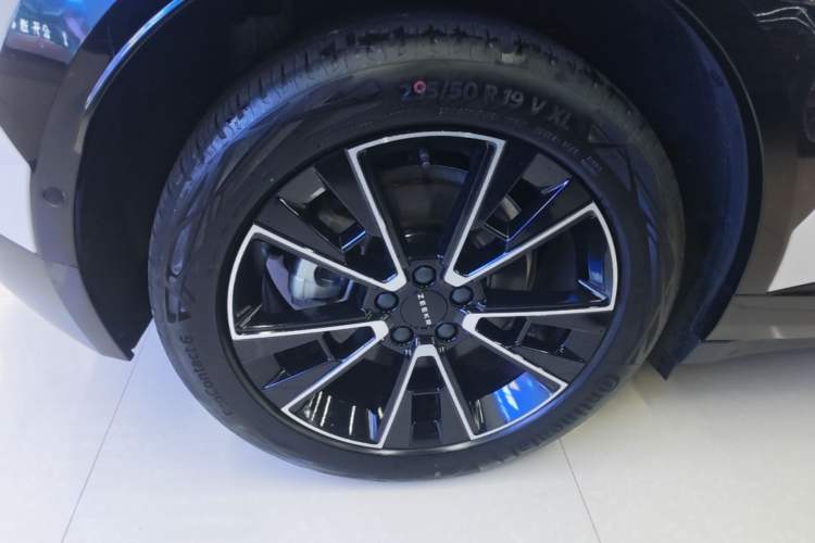 Used Zeekr X 2025 Four-Seater Rear-Drive Cube Version Right Rear Wheel Hub