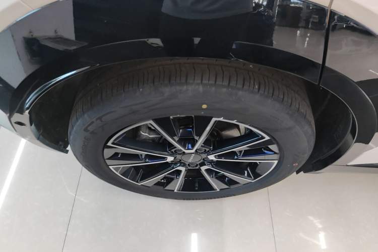 Used Zeekr X 2025 Four-Seater Rear-Drive Cube Version Right Rear Wheel Hub