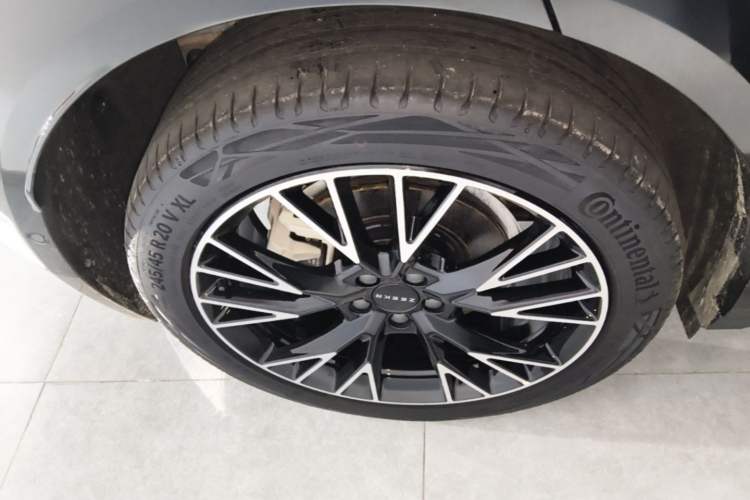 Used Zeekr X 2025 Four-Seater Rear-Drive Cube Version Right Rear Wheel Hub