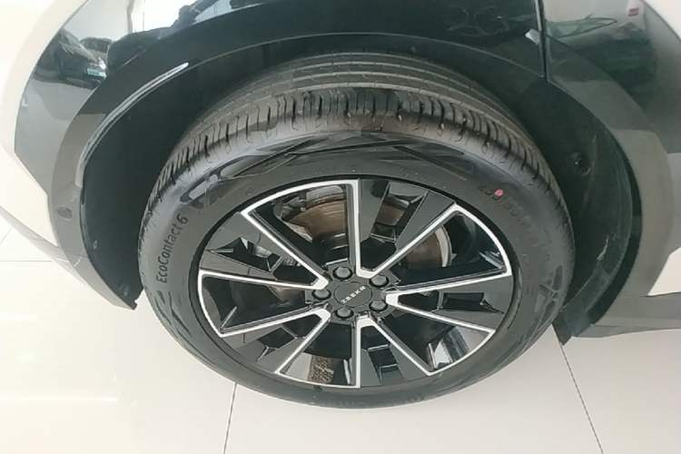 Used Zeekr X 2025 Four-Seater Rear-Drive Cube Version Right Rear Wheel Hub