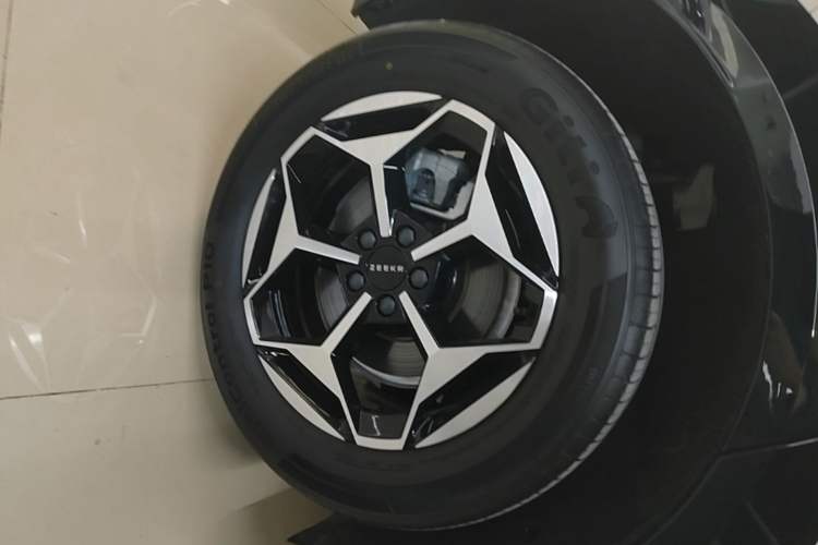Used Zeekr X 2025 5-Seater Rear-Drive Version Right Rear Wheel Hub