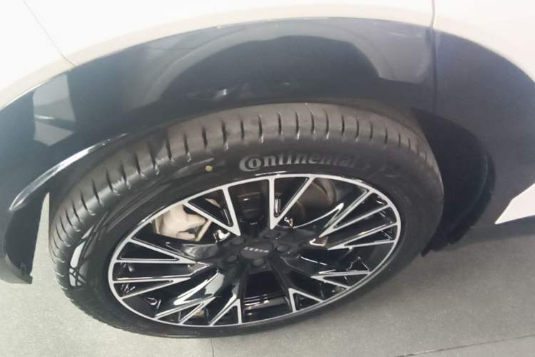 Used Zeekr X 2025 Four-Seater Rear-Drive Cube Version Right Rear Wheel Hub