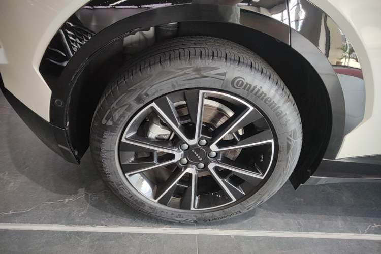 Used Zeekr X 2025 Four-Seater Rear-Drive Cube Version Right Rear Wheel Hub