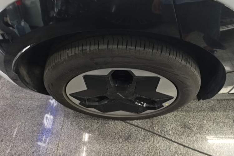 Used Zeekr X 2025 Four-Seater Rear-Drive Cube Version Right Rear Wheel Hub