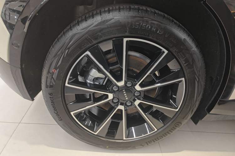 Used Zeekr X 2025 Four-Seater Rear-Drive Cube Version Right Rear Wheel Hub
