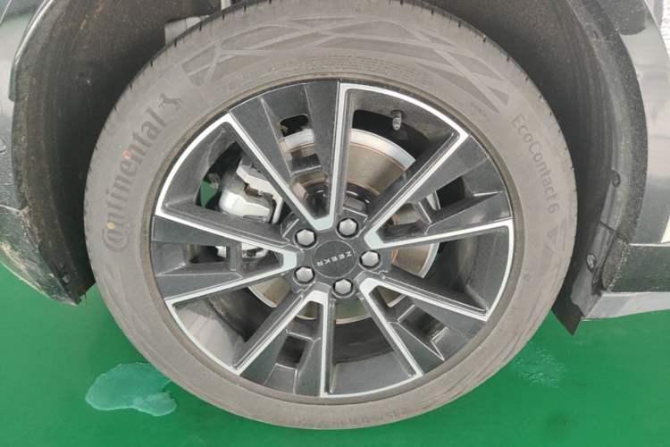 Used Zeekr X 2025 Four-Seater Rear-Drive Cube Version Right Rear Wheel Hub