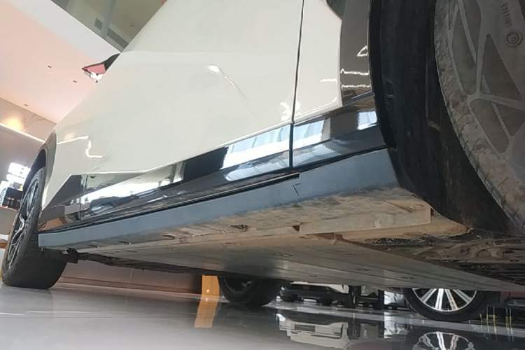 Used Zeekr X 2025 Four-Seater Rear-Drive Cube Version Right Side Sill