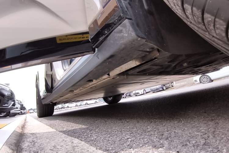 Used Zeekr X 2025 5-Seater Rear-Drive Version Right Side Sill