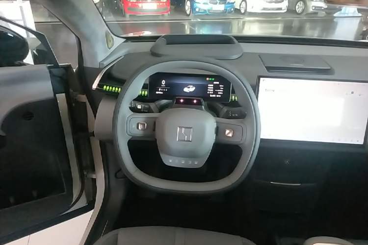 Used Zeekr X 2025 Four-Seater Rear-Drive Cube Version Steering Wheel