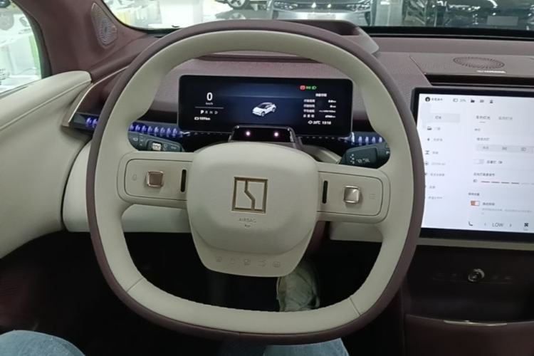 Used Zeekr X 2025 Four-Seater Rear-Drive Cube Version Steering Wheel
