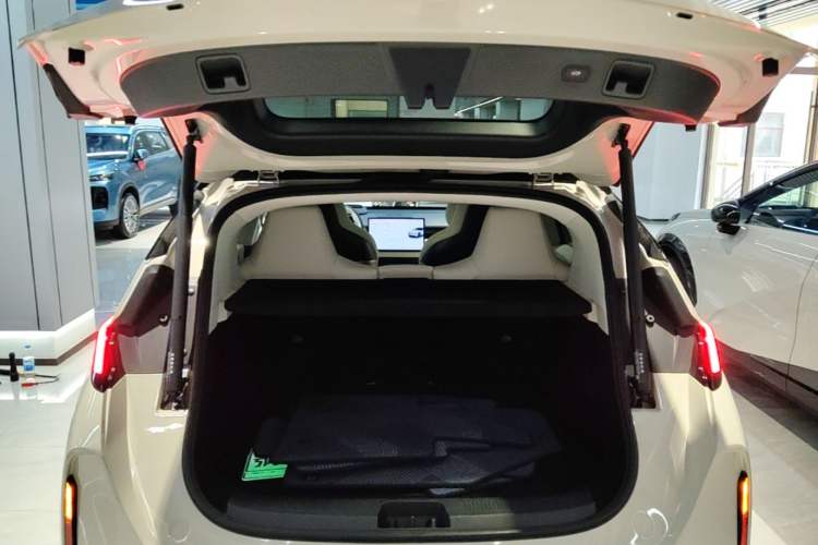 Used Zeekr X 2025 Four-Seater Rear-Drive Cube Version Trunk