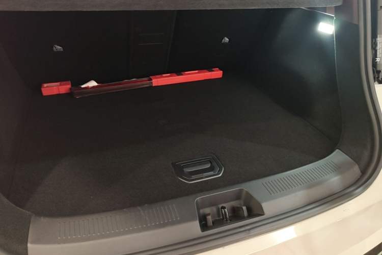 Used Zeekr X 2025 Four-Seater Rear-Drive Cube Version Trunk