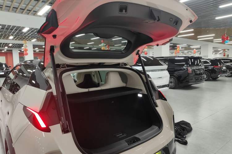 Used Zeekr X 2025 Four-Seater Rear-Drive Cube Version Trunk