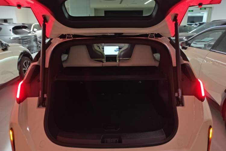 Used Zeekr X 2025 Four-Seater Rear-Drive Cube Version Trunk
