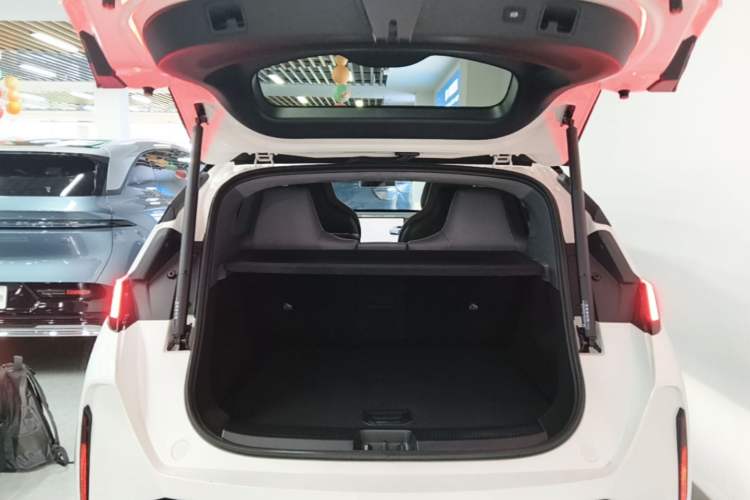 Used Zeekr X 2025 Four-Seater Rear-Drive Cube Version Trunk
