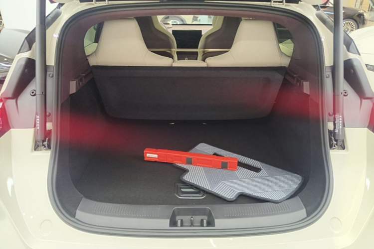 Used Zeekr X 2025 Four-Seater Rear-Drive Cube Version Trunk