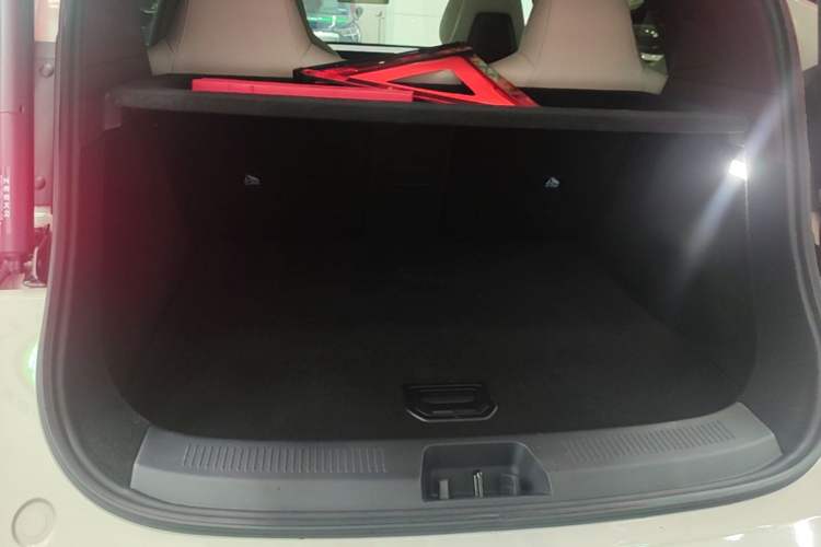 Used Zeekr X 2025 Four-Seater Rear-Drive Cube Version Trunk