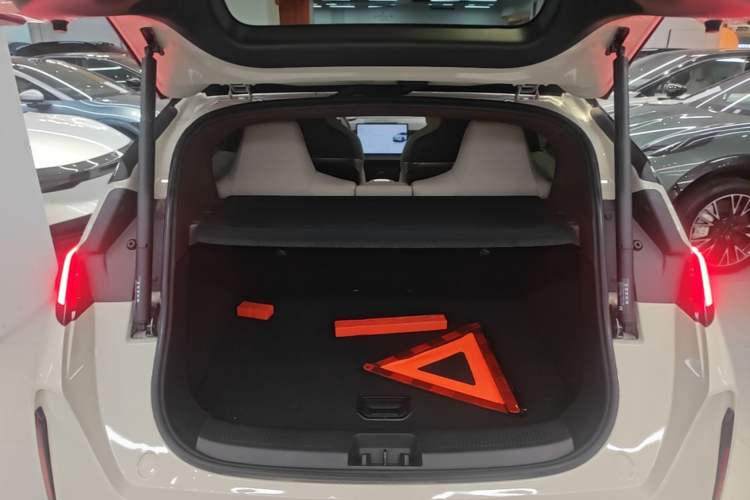 Used Zeekr X 2025 Four-Seater Rear-Drive Cube Version Trunk