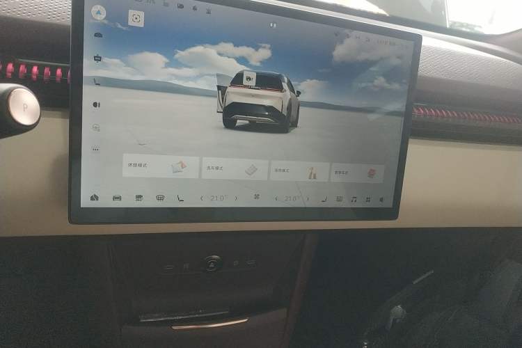 Used Zeekr X 2025 5-Seater Long-Range Version Audio And AC Panel