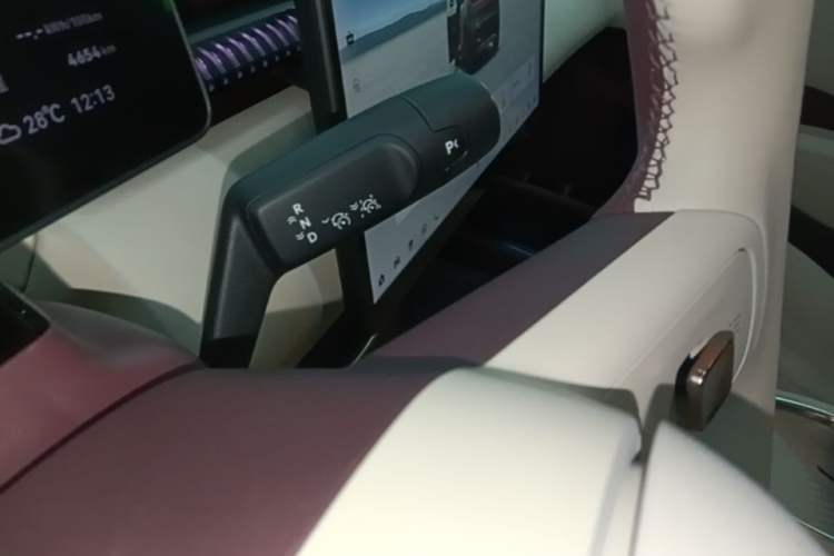 Used Zeekr X 2025 Four-Seater Rear-Drive Cube Version Gear Lever