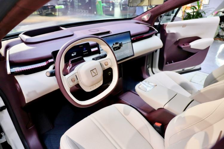 Used Zeekr X 2025 5-Seater Long-Range Version Interior 8