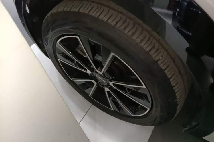 Used Zeekr X 2025 Four-Seater Rear-Drive Cube Version Left Front Wheel Hub