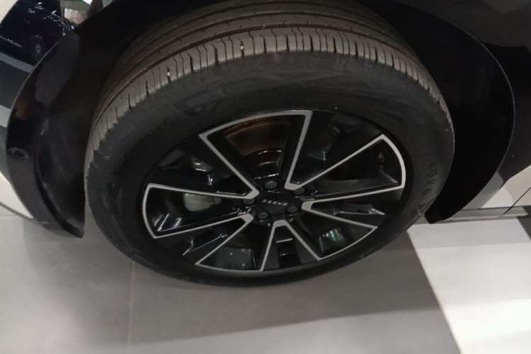 Used Zeekr X 2025 Four-Seater Rear-Drive Cube Version Left Front Wheel Hub