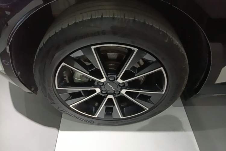 Used Zeekr X 2025 Four-Seater Rear-Drive Cube Version Right Rear Wheel Hub