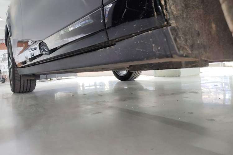 Used Zeekr X 2026 Max Five-Seat Edition Right Side Sill