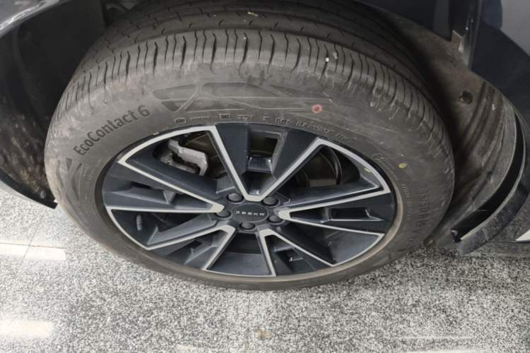 Used Zeekr X 2026 Max Five-Seat Edition Right Rear Wheel Hub