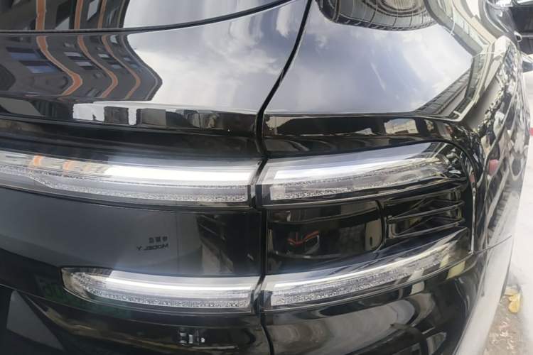 Used Zeekr 8X 2026 Model Ultra+ Edition 70kWh Exterior 3