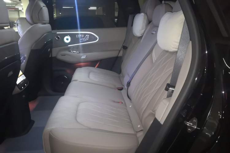 Used Zeekr 8X 2026 Model Ultra+ Edition 70kWh Left Rear Seat