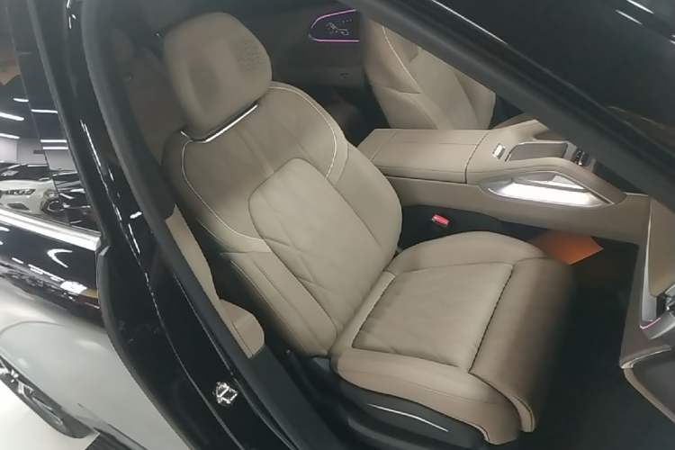 Used Zeekr 8X 2026 Model Max Edition 55kWh Right Front Seat