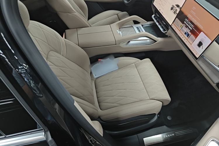Used Zeekr 8X 2026 Model Ultra+ Edition 70kWh Right Front Seat