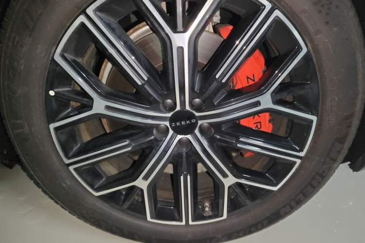 Used Zeekr 8X 2026 Model Ultra Edition 70kWh Right Front Wheel Hub