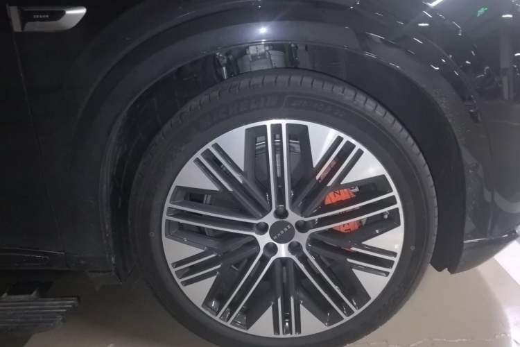 Used Zeekr 8X 2026 Model Ultra+ Edition 70kWh Right Front Wheel Hub