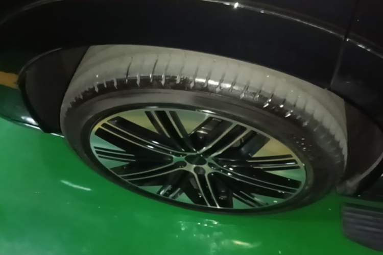 Used Zeekr 8X 2026 Model Ultra Edition 55kWh Right Rear Wheel Hub