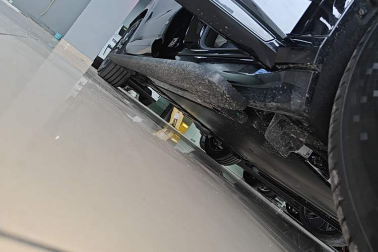 Used Zeekr 8X 2026 Model Max Edition 55kWh Right Side Sill