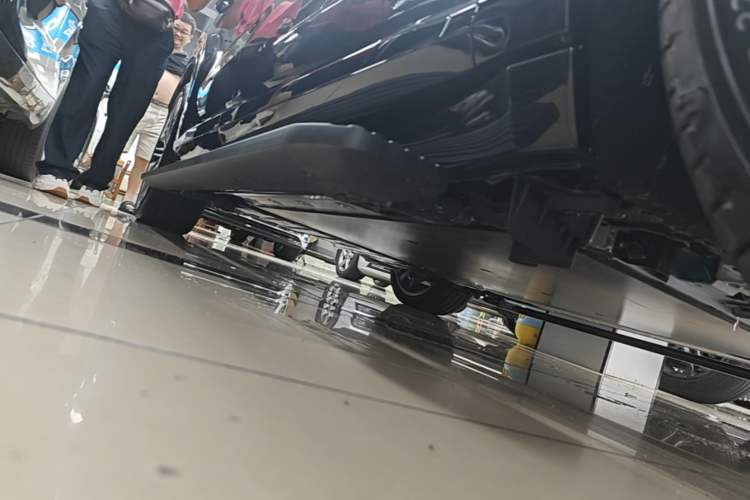 Used Zeekr 8X 2026 Model Ultra+ Edition 70kWh Right Side Sill