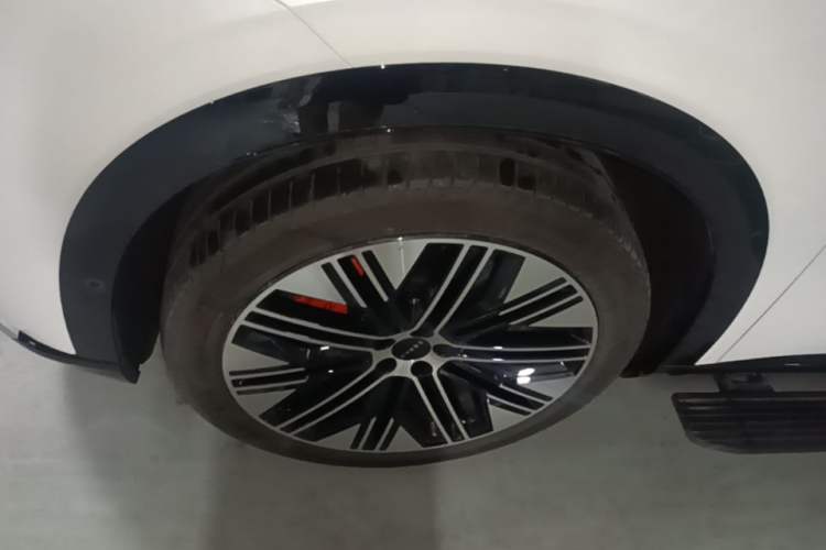 Used Zeekr 8X 2026 Model Ultra+ Edition 70kWh Exterior 4