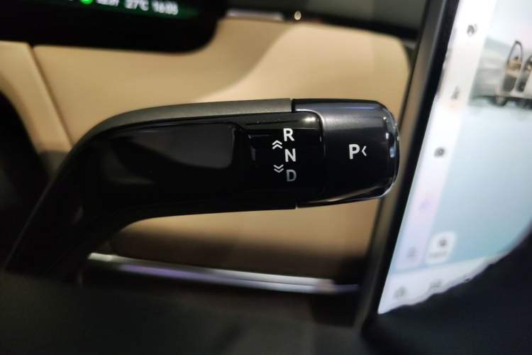 Used Zeekr 8X 2026 Model Max Edition 70kWh Gear Lever