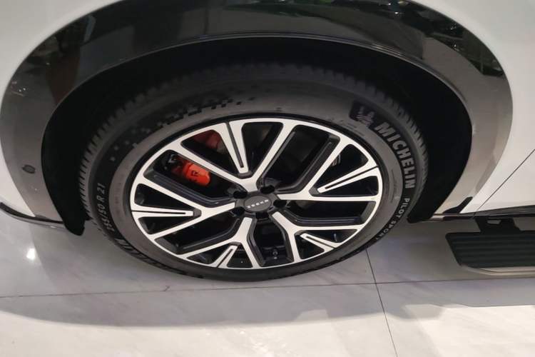 Used Zeekr 8X 2026 Model Max Edition 70kWh Left Front Wheel Hub