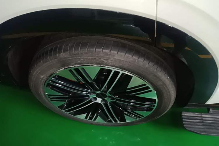 Used Zeekr 8X 2026 Model Ultra+ Edition 70kWh Right Rear Wheel Hub